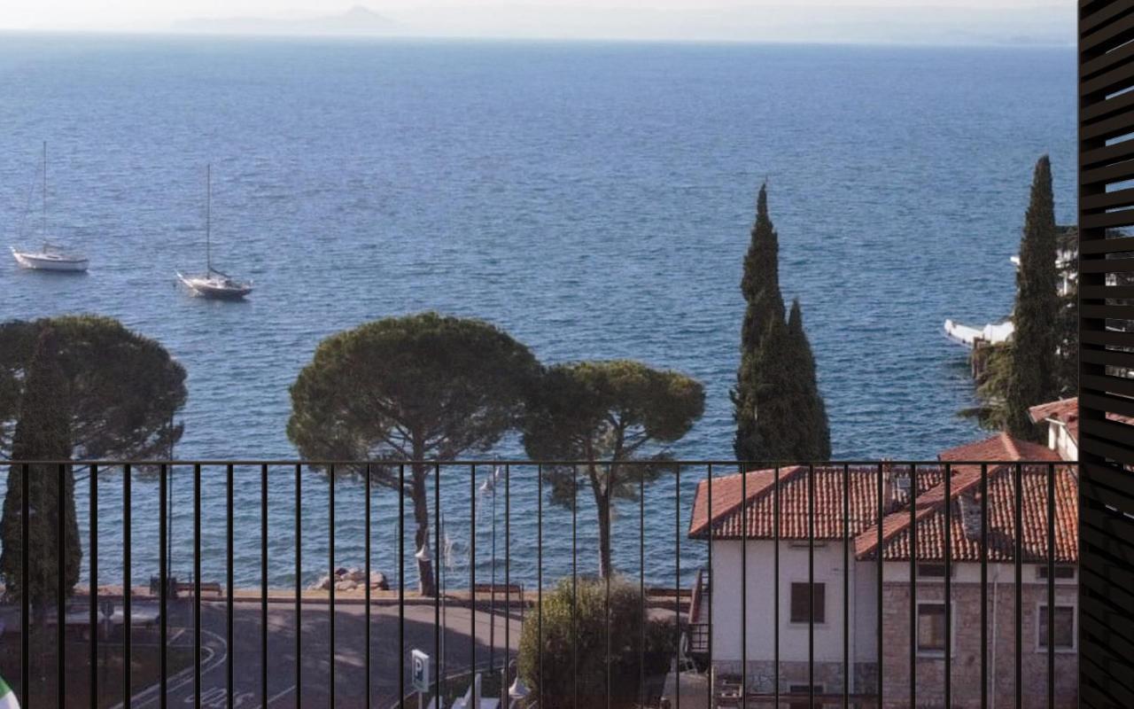 Hotel Ristorante Al Caminetto Worldhotels Crafted Adults Only Torri Del Benaco Exterior foto