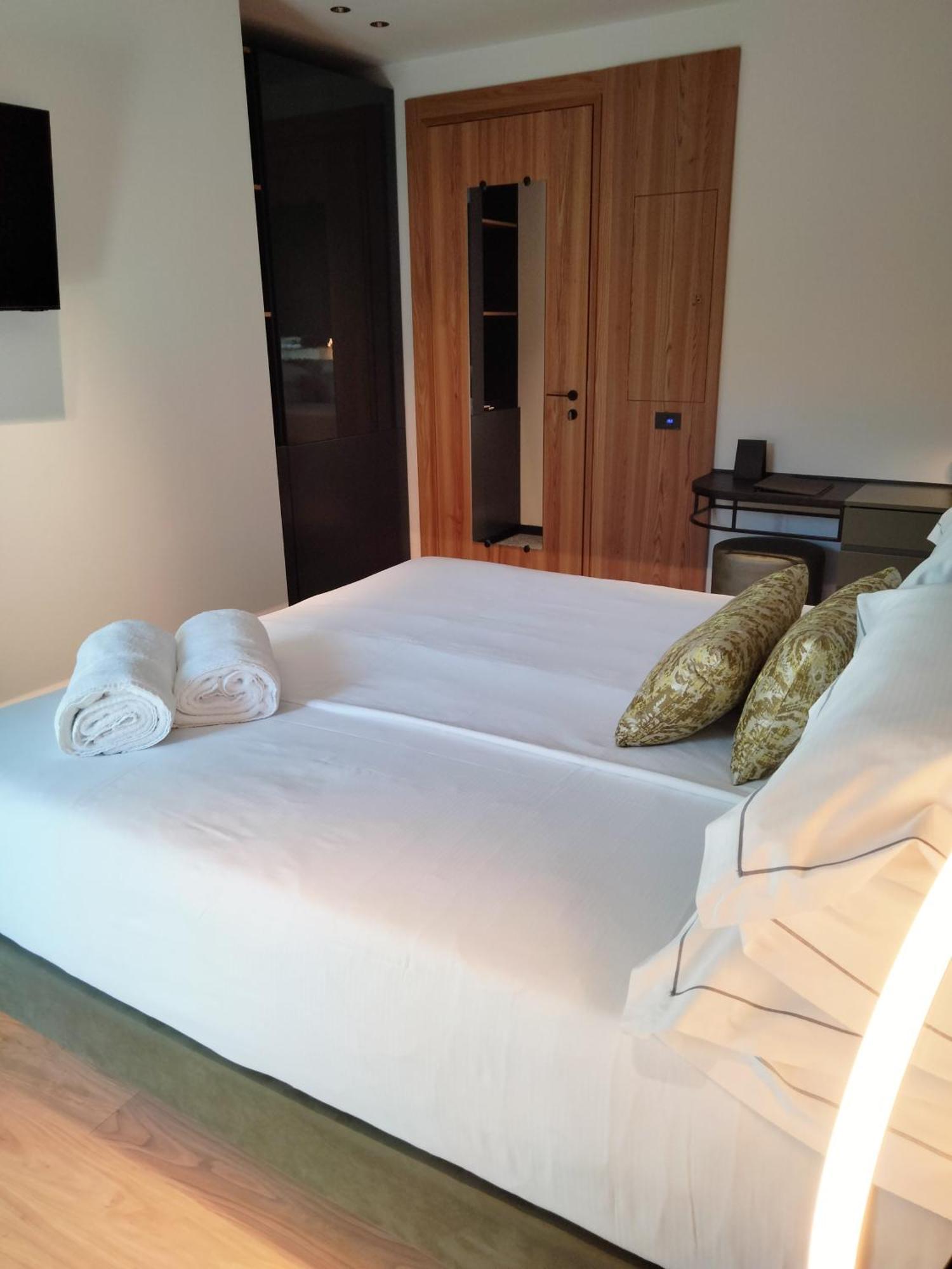 Hotel Ristorante Al Caminetto Worldhotels Crafted Adults Only Torri Del Benaco Exterior foto